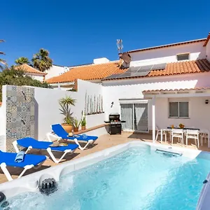 Casa Naranja - Heated Pool - Bbq - Terrace - Free Wifi - Child & Pet-friendly - 3 Bedrooms - 6 People Porís de Abona